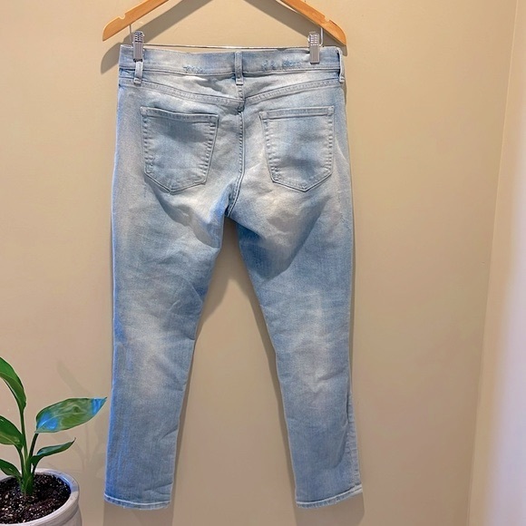 GAP - Women’s 1969 Distressed Boyfriend Jeans - Picture 5 of 10
